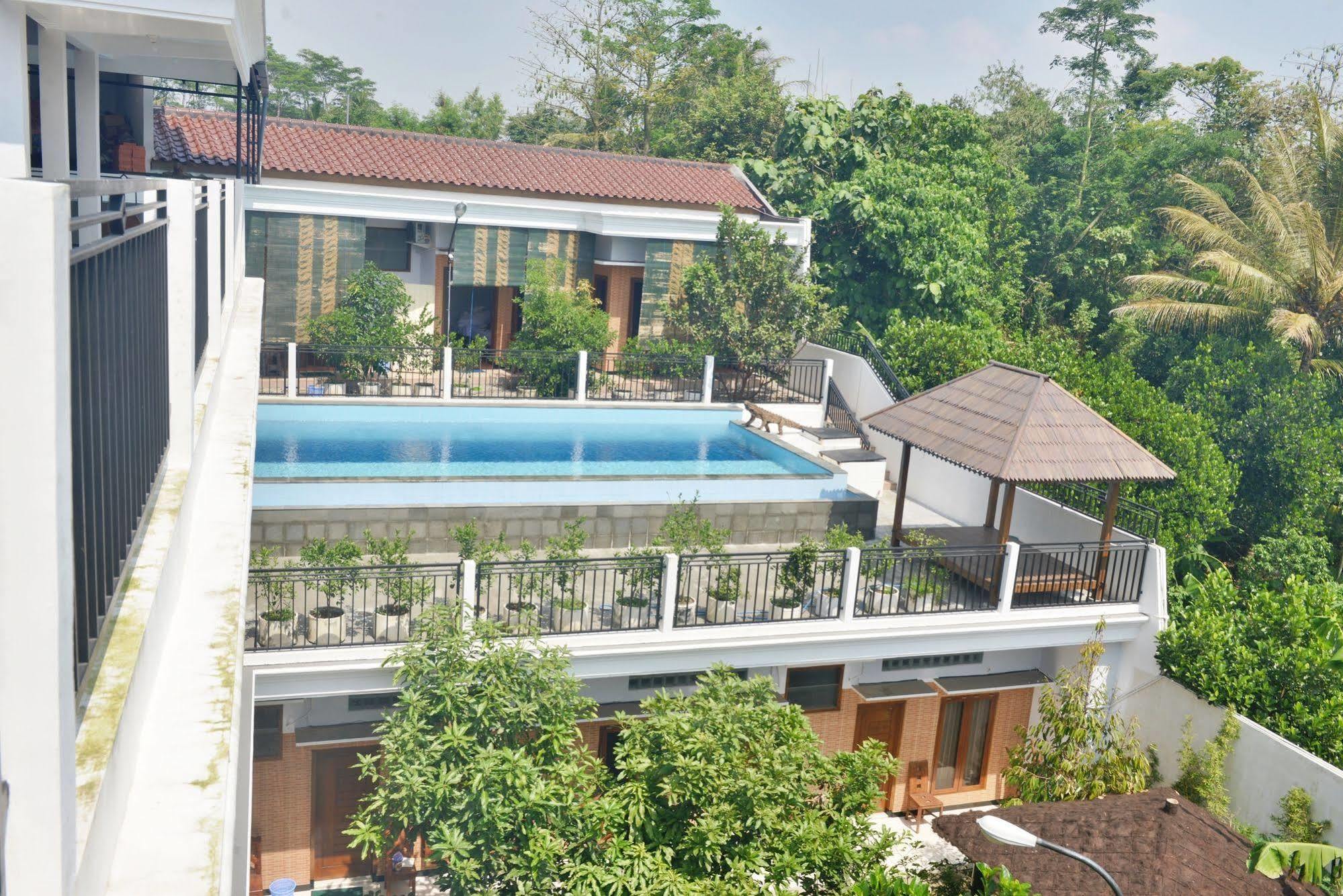 Malang Hill Syariah Redpartner酒店 外观 照片