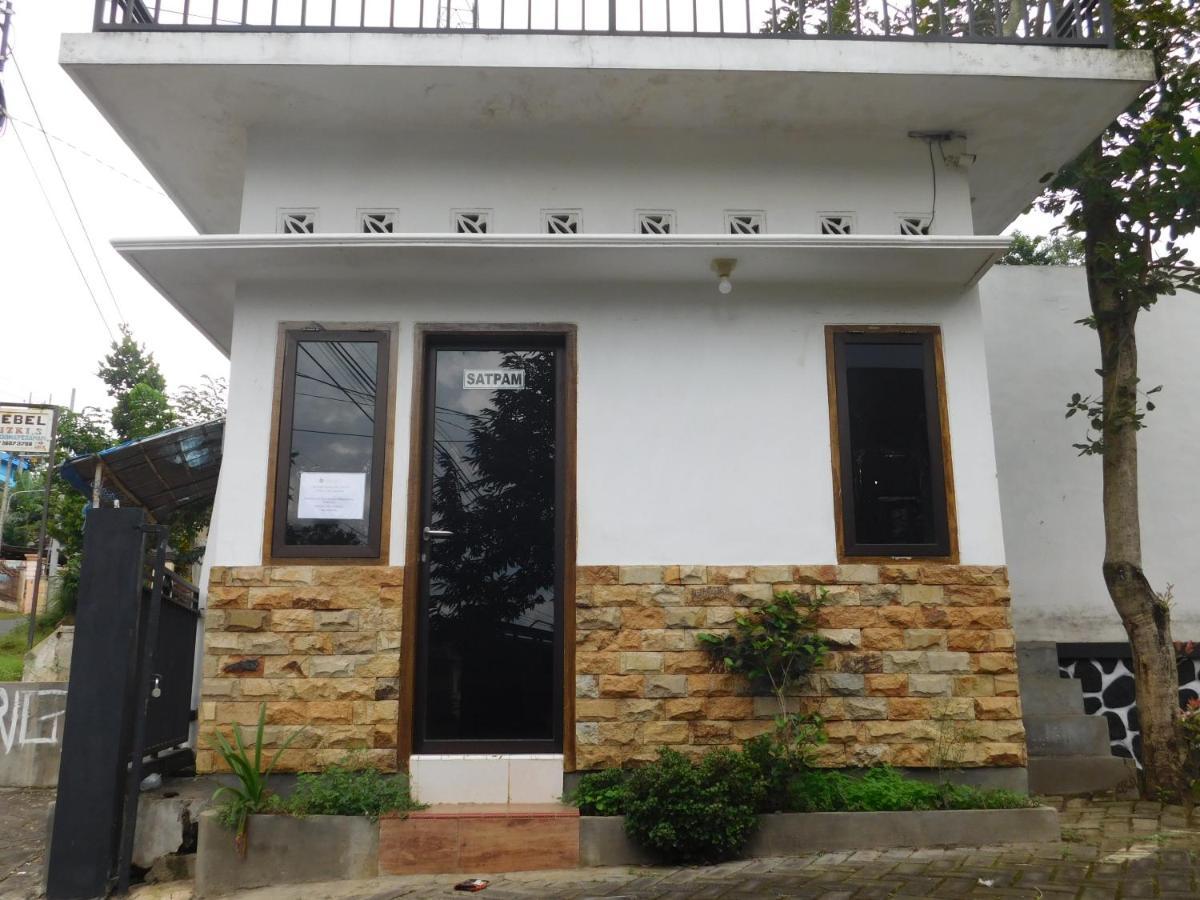 Malang Hill Syariah Redpartner酒店 外观 照片